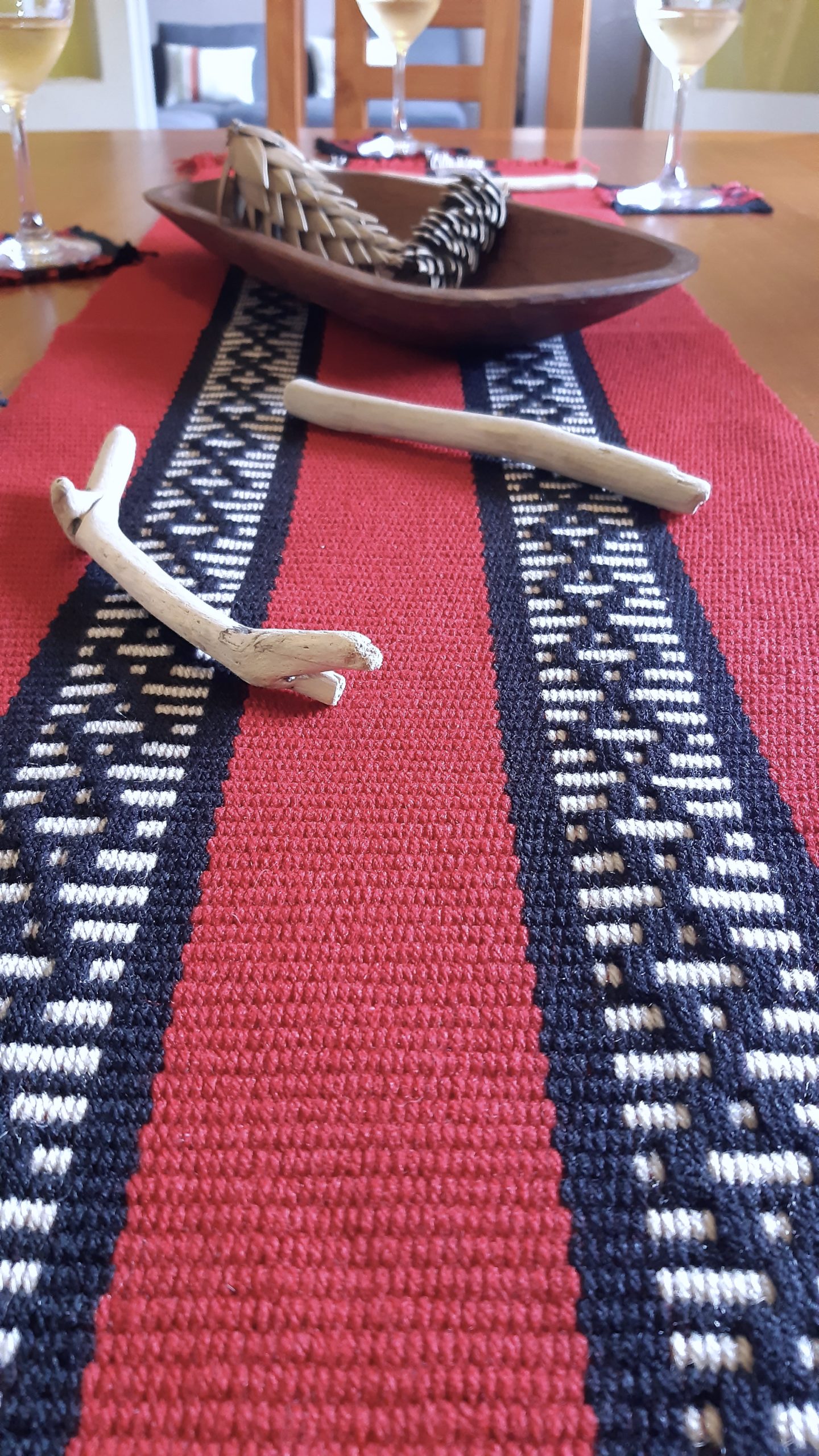 Camino de Mesa tejido en telar Mapuche